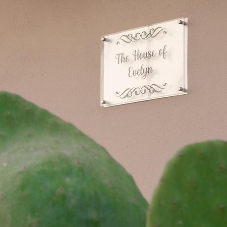 The House Of Evelyn Villa Catania Exterior photo